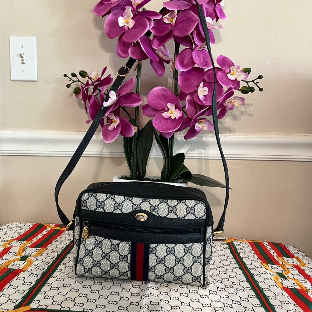 Elegant Black and Gray Designer Shoulder Bag